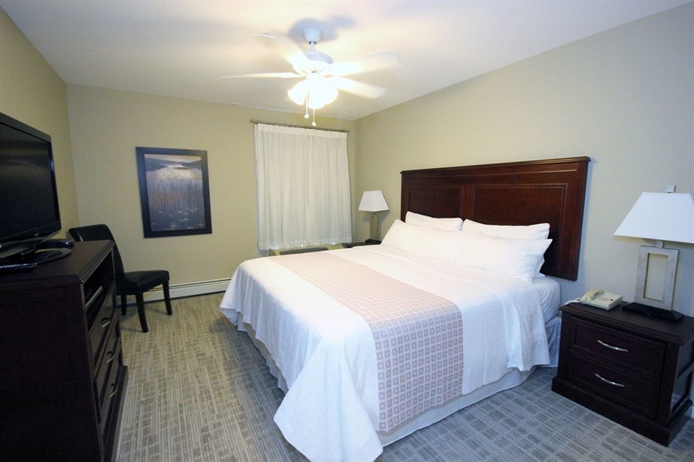 Canterra Suites Hotel Edmonton Extérieur photo