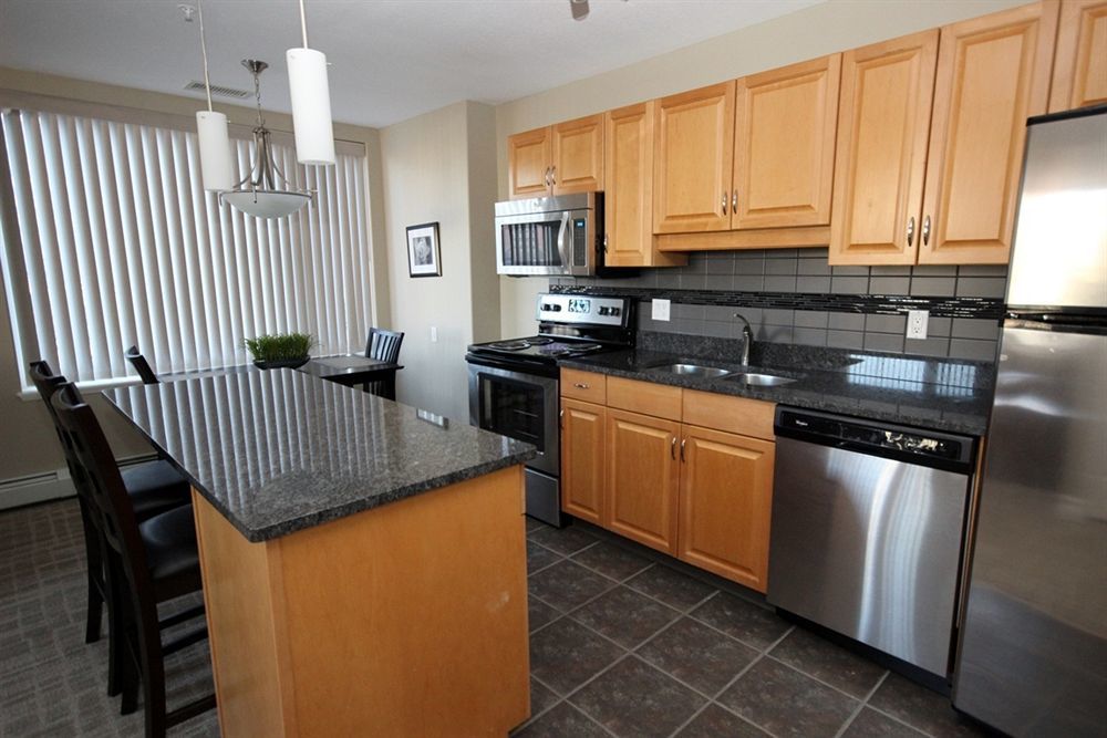 Canterra Suites Hotel Edmonton Extérieur photo