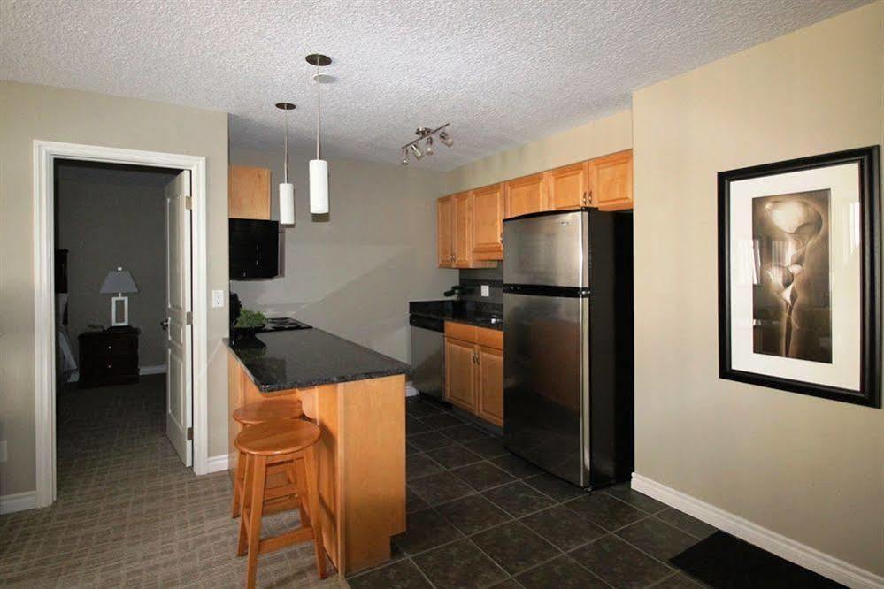 Canterra Suites Hotel Edmonton Extérieur photo