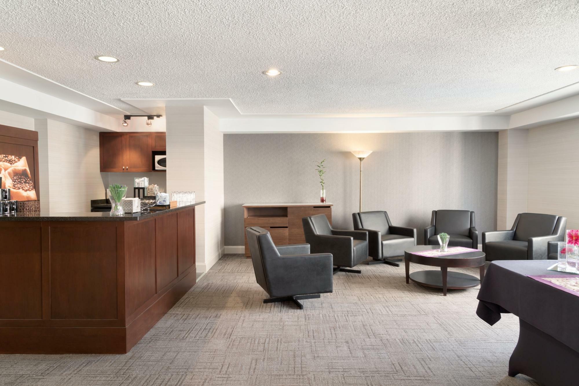 Canterra Suites Hotel Edmonton Extérieur photo